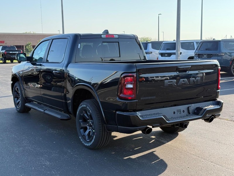Ram 1500 Vehicle Full-screen Gallery Image 5