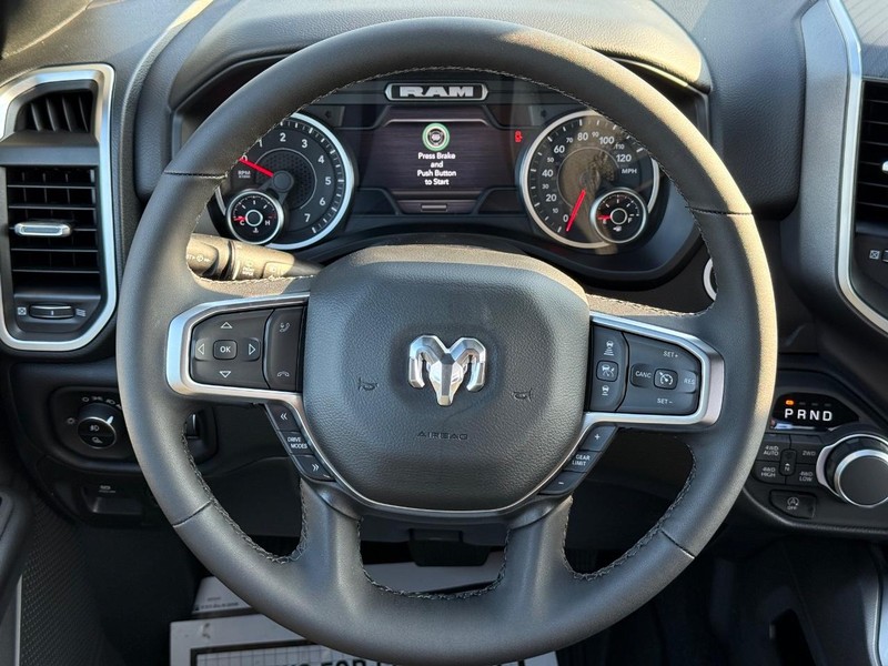 Ram 1500 Vehicle Full-screen Gallery Image 13