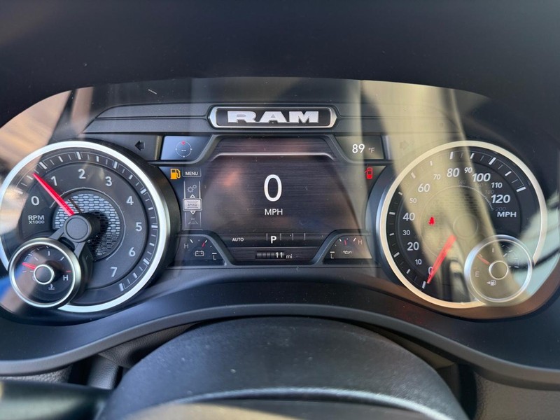Ram 1500 Vehicle Full-screen Gallery Image 27