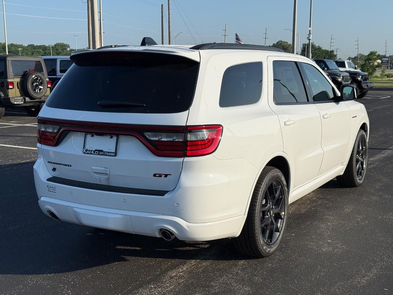 Dodge Durango Vehicle Full-screen Gallery Image 3