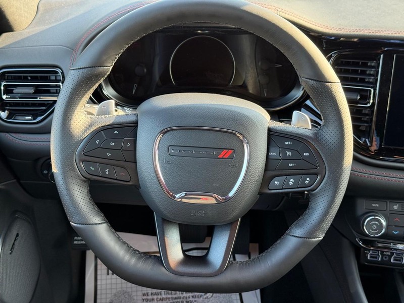 Dodge Durango Vehicle Full-screen Gallery Image 16