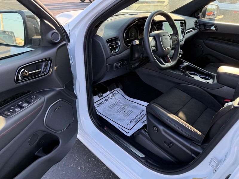 Dodge Durango Vehicle Full-screen Gallery Image 19