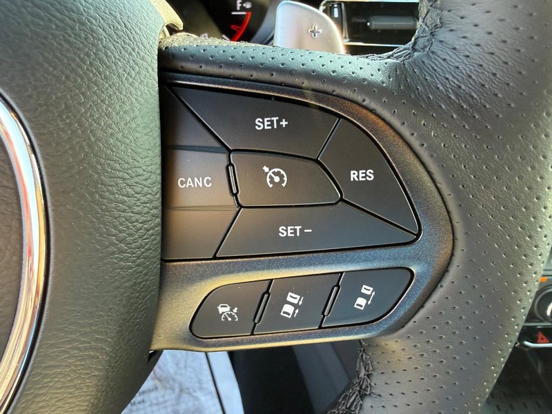 Dodge Durango Vehicle Full-screen Gallery Image 23