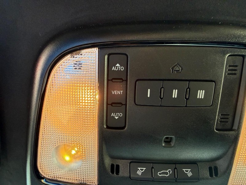 Dodge Durango Vehicle Full-screen Gallery Image 31