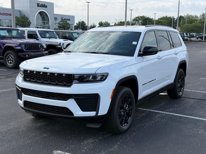 Jeep Grand Cherokee L Vehicle Full-screen Gallery Image 10