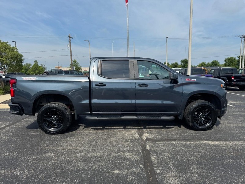 Chevrolet Silverado 1500 Vehicle Full-screen Gallery Image 2