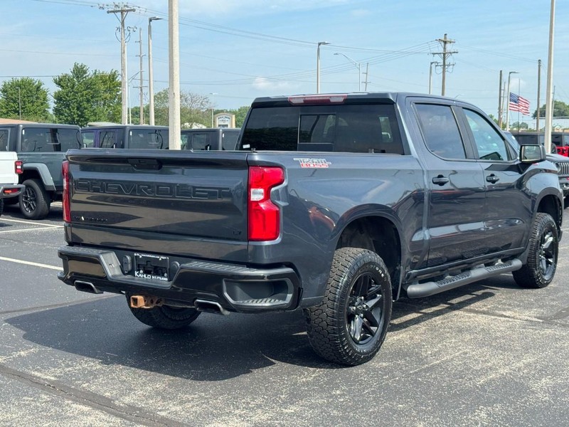 Chevrolet Silverado 1500 Vehicle Full-screen Gallery Image 3