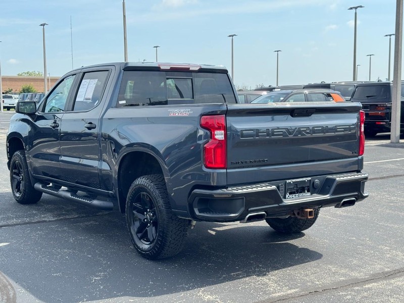 Chevrolet Silverado 1500 Vehicle Full-screen Gallery Image 5