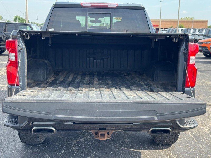 Chevrolet Silverado 1500 Vehicle Full-screen Gallery Image 7
