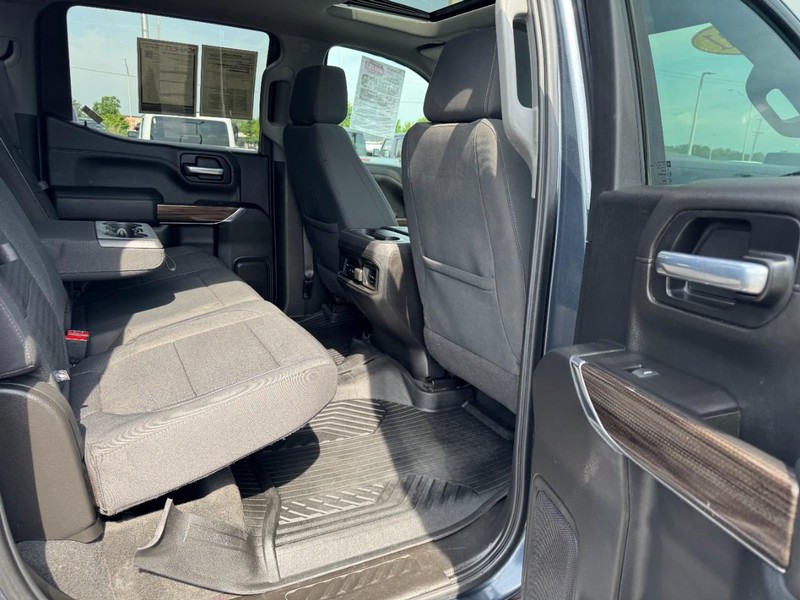 Chevrolet Silverado 1500 Vehicle Full-screen Gallery Image 13