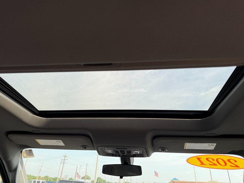 Chevrolet Silverado 1500 Vehicle Full-screen Gallery Image 14