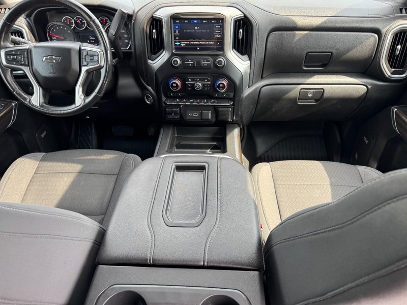 Chevrolet Silverado 1500 Vehicle Full-screen Gallery Image 15