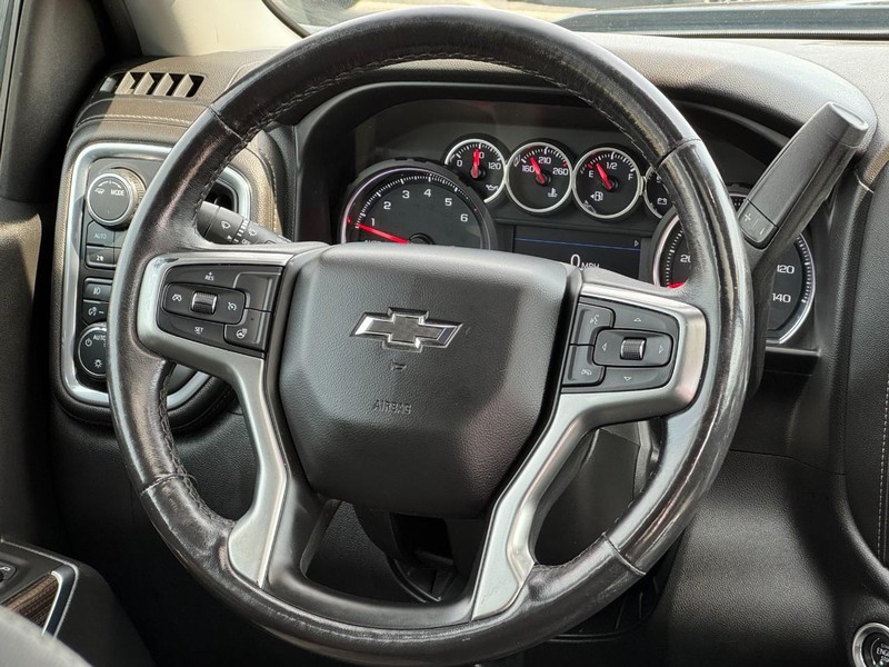 Chevrolet Silverado 1500 Vehicle Full-screen Gallery Image 16