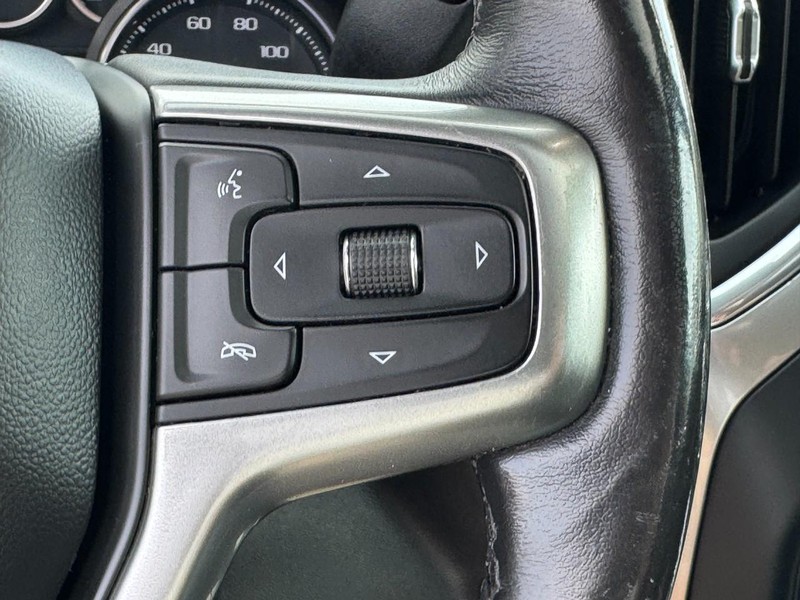Chevrolet Silverado 1500 Vehicle Full-screen Gallery Image 25