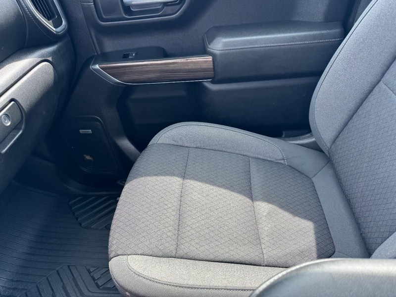 Chevrolet Silverado 1500 Vehicle Full-screen Gallery Image 30