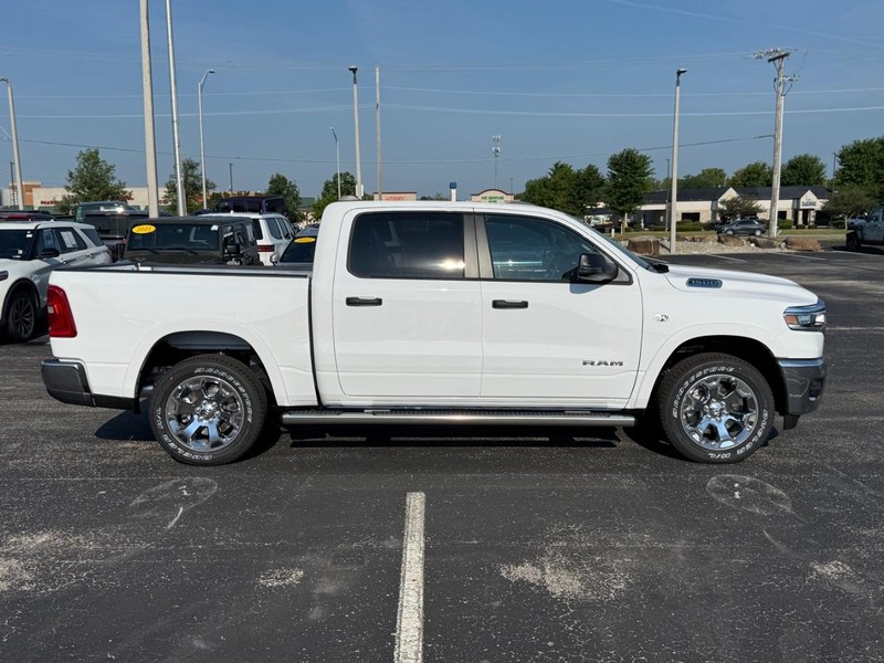 Ram 1500 Vehicle Full-screen Gallery Image 2