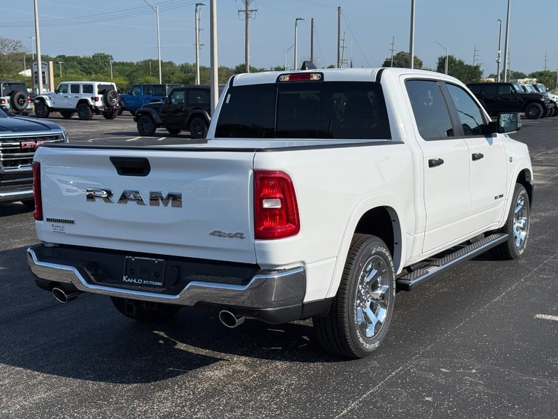 Ram 1500 Vehicle Full-screen Gallery Image 3