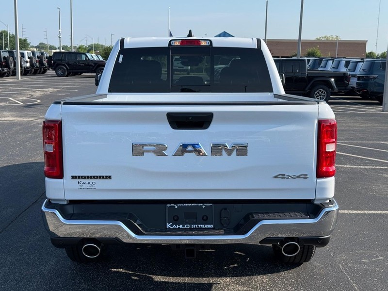 Ram 1500 Vehicle Full-screen Gallery Image 4