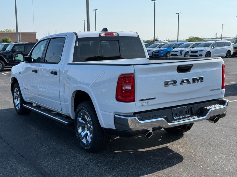 Ram 1500 Vehicle Full-screen Gallery Image 5