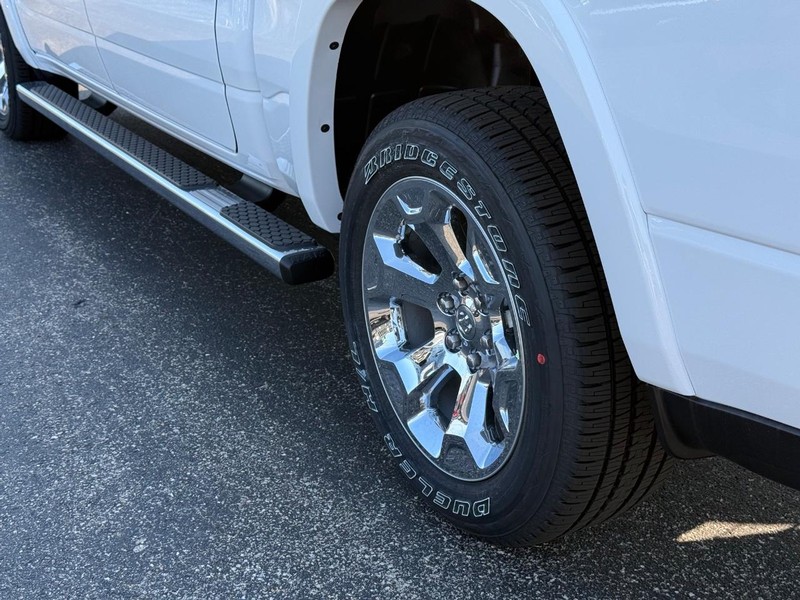 Ram 1500 Vehicle Full-screen Gallery Image 6