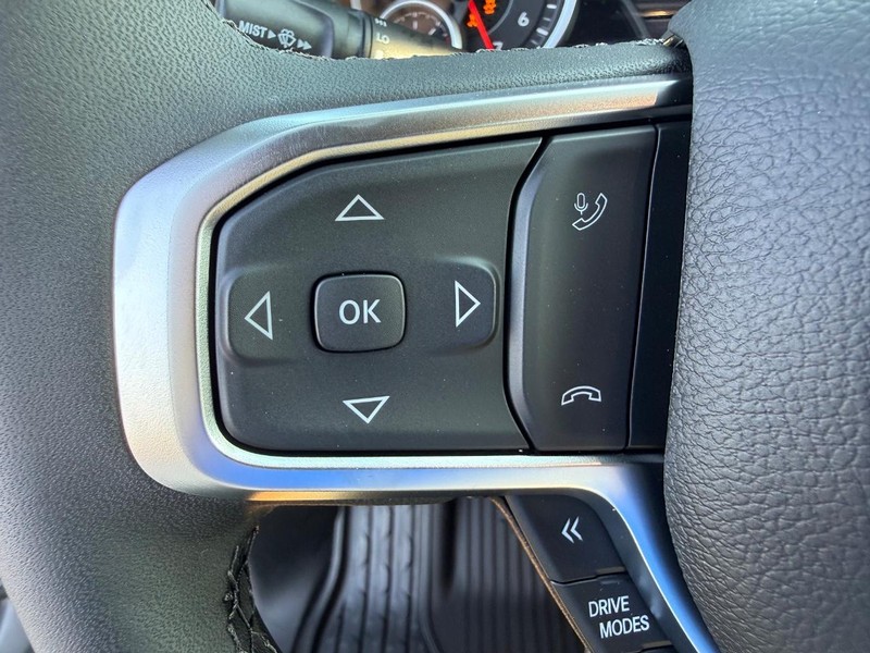 Ram 1500 Vehicle Full-screen Gallery Image 19