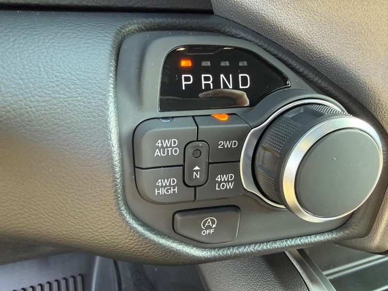 Ram 1500 Vehicle Full-screen Gallery Image 22