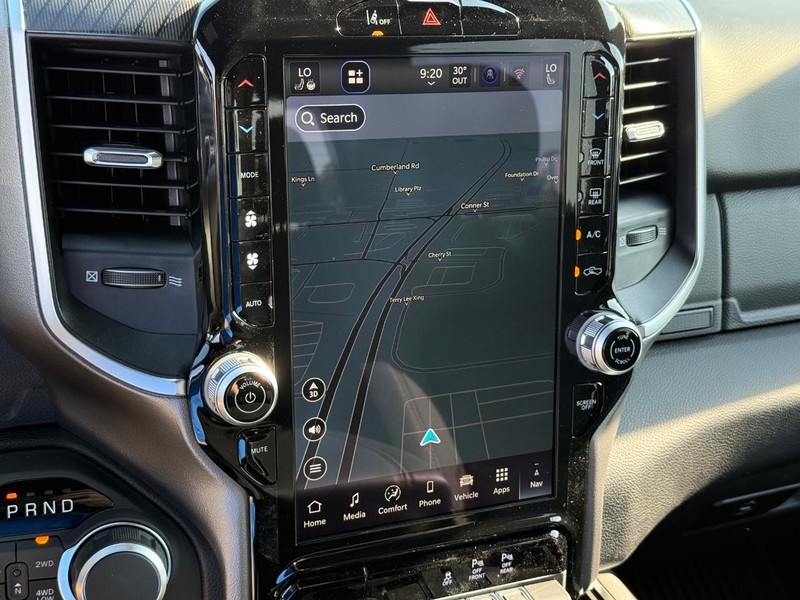 Ram 1500 Vehicle Full-screen Gallery Image 23