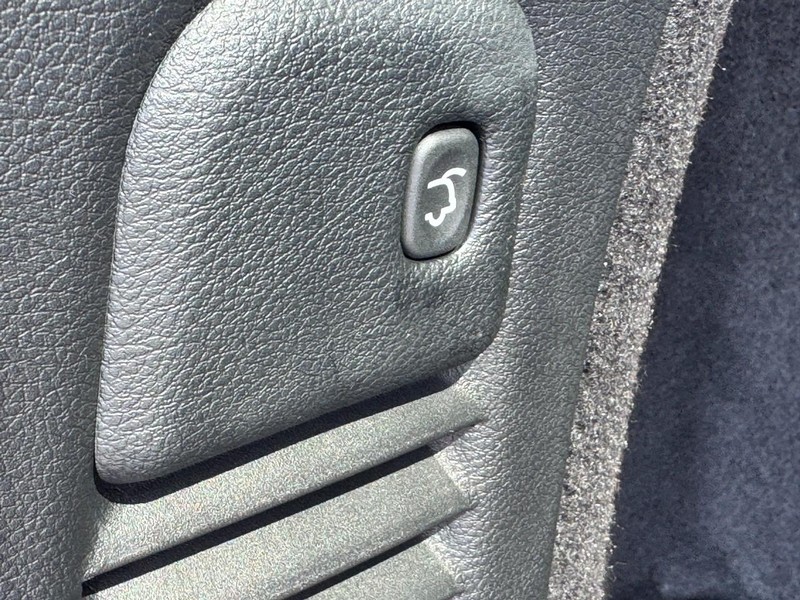 Dodge Durango Vehicle Full-screen Gallery Image 8