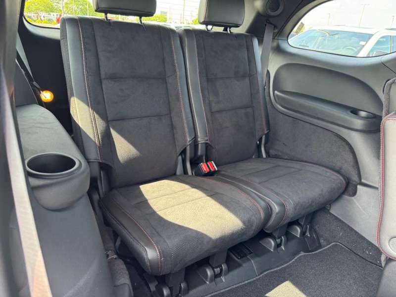 Dodge Durango Vehicle Full-screen Gallery Image 13