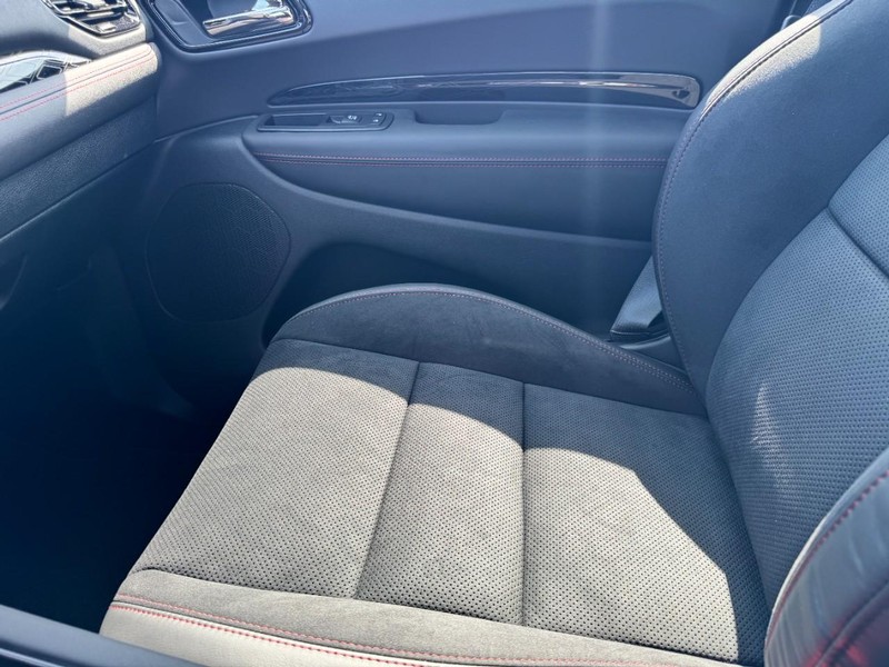 Dodge Durango Vehicle Full-screen Gallery Image 28