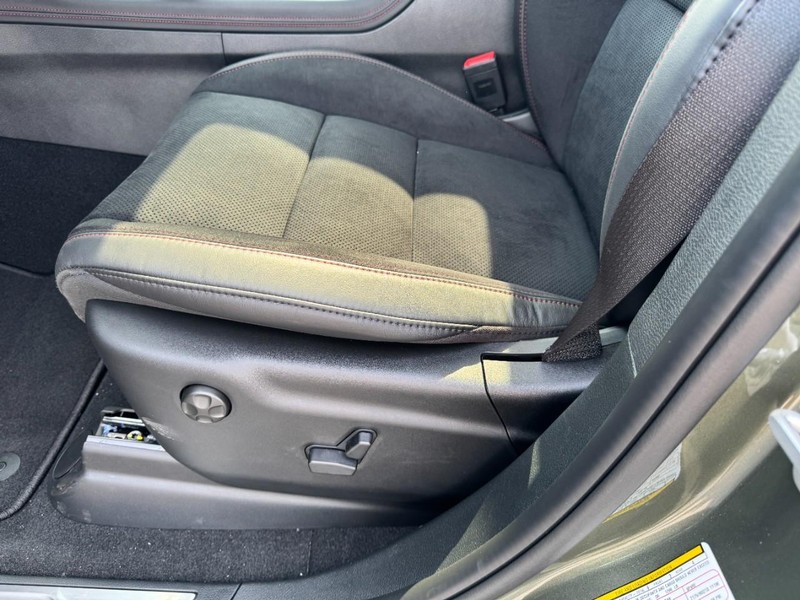 Dodge Durango Vehicle Full-screen Gallery Image 31