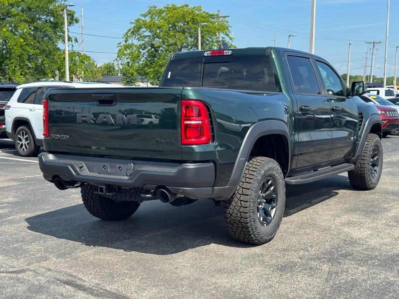 Ram 1500 Vehicle Full-screen Gallery Image 3