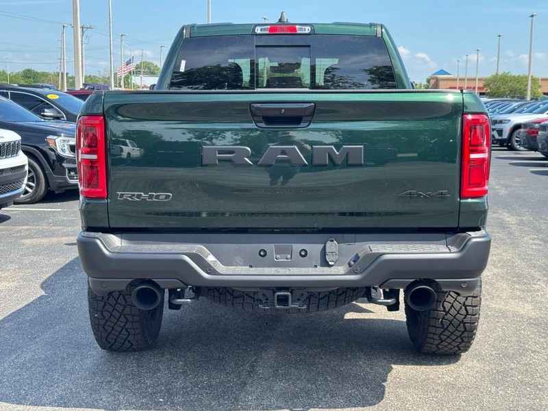 Ram 1500 Vehicle Full-screen Gallery Image 4