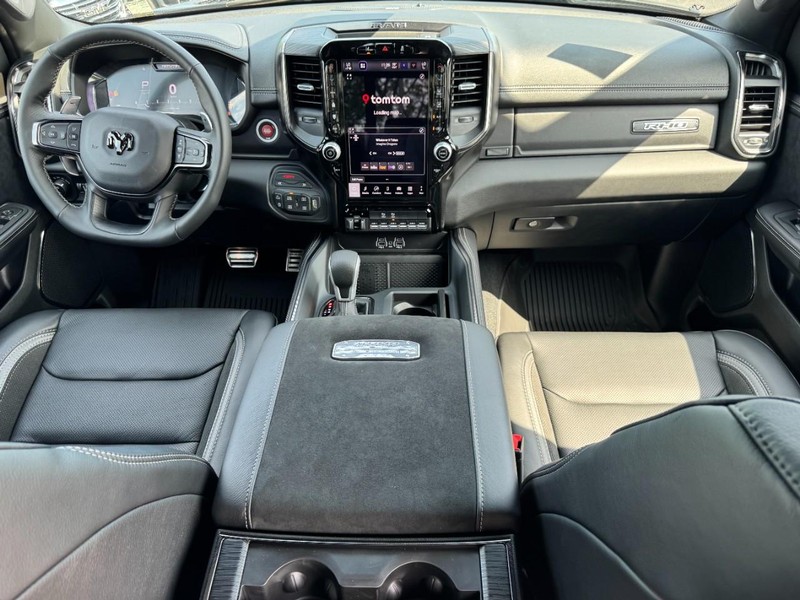 Ram 1500 Vehicle Full-screen Gallery Image 14