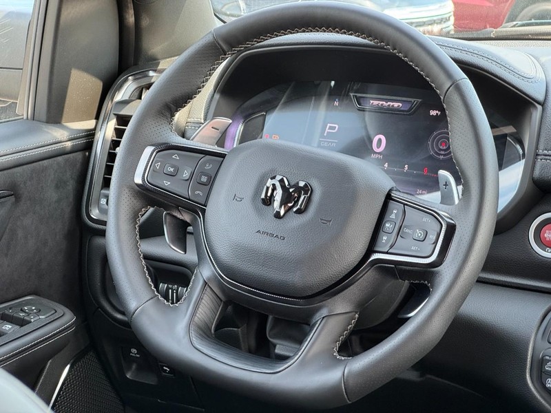 Ram 1500 Vehicle Full-screen Gallery Image 15