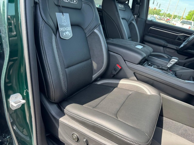 Ram 1500 Vehicle Full-screen Gallery Image 19