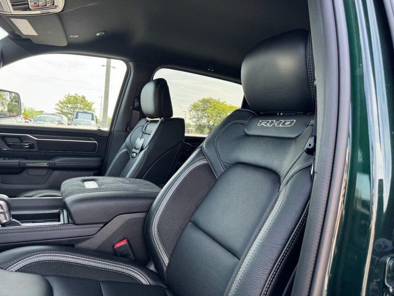 Ram 1500 Vehicle Full-screen Gallery Image 22