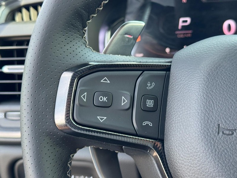 Ram 1500 Vehicle Full-screen Gallery Image 23