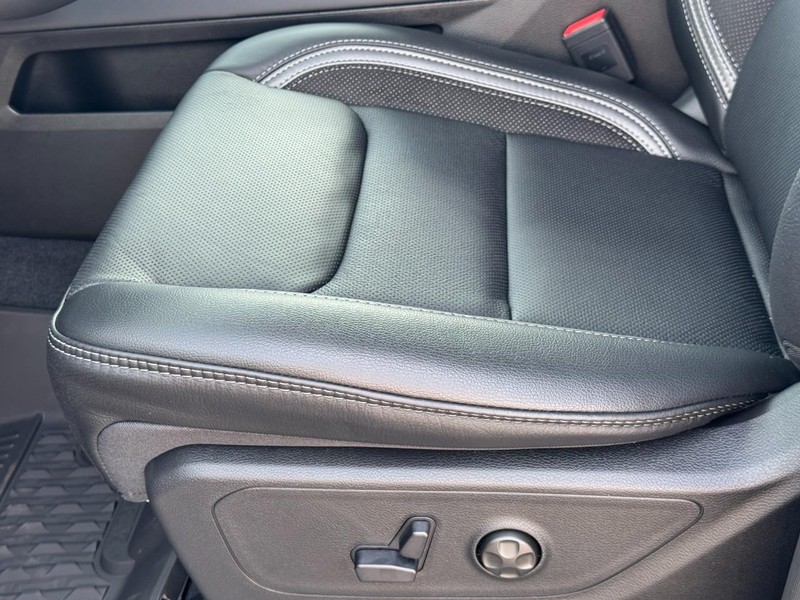 Ram 1500 Vehicle Full-screen Gallery Image 33