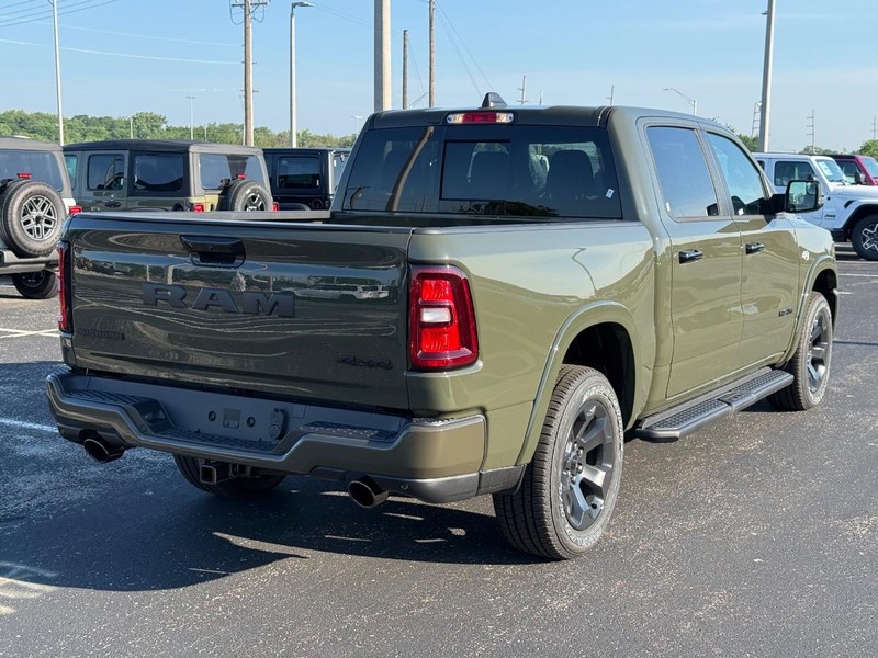 Ram 1500 Vehicle Full-screen Gallery Image 3