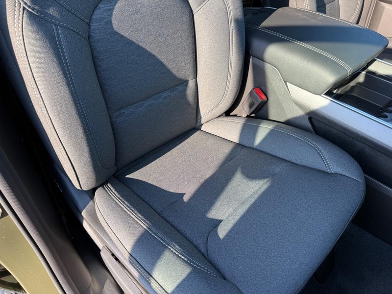 Ram 1500 Vehicle Full-screen Gallery Image 15