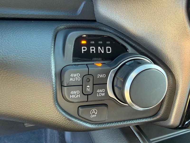 Ram 1500 Vehicle Full-screen Gallery Image 22