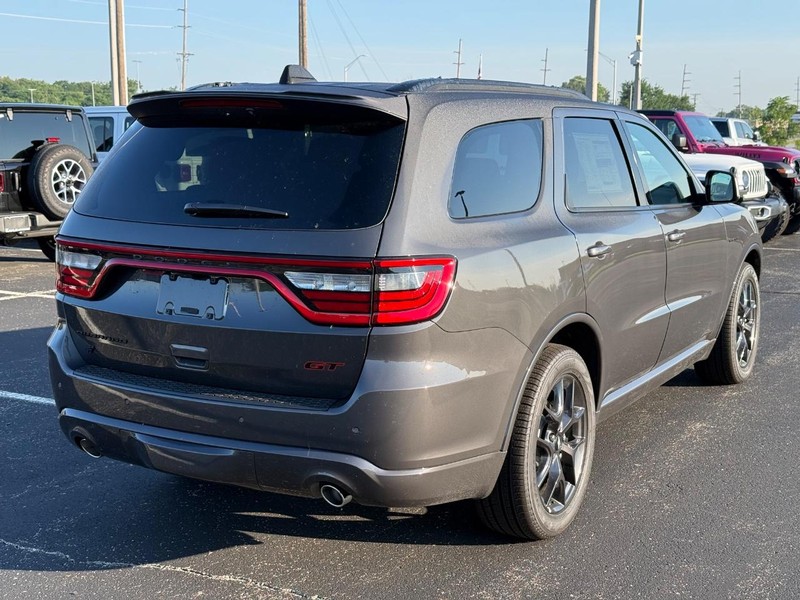 Dodge Durango Vehicle Full-screen Gallery Image 3