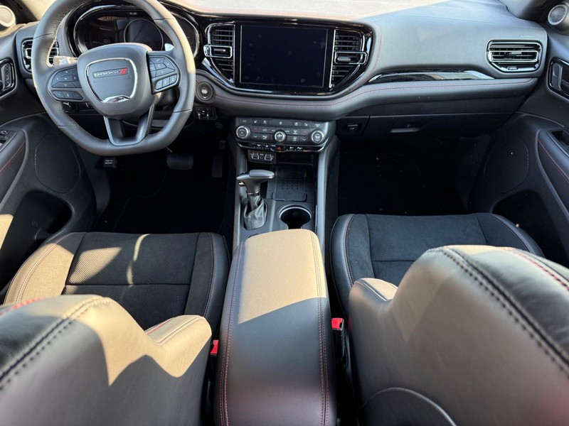 Dodge Durango Vehicle Full-screen Gallery Image 15