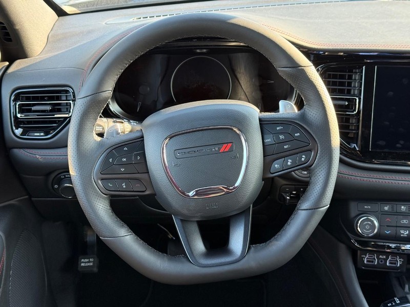 Dodge Durango Vehicle Full-screen Gallery Image 16