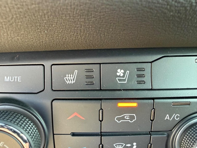 Dodge Durango Vehicle Full-screen Gallery Image 25