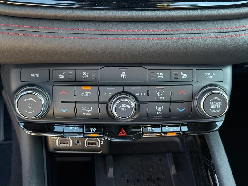 Dodge Durango Vehicle Full-screen Gallery Image 28