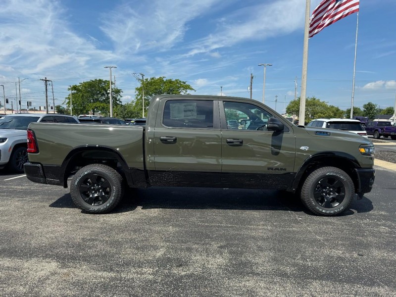 Ram 1500 Vehicle Full-screen Gallery Image 2