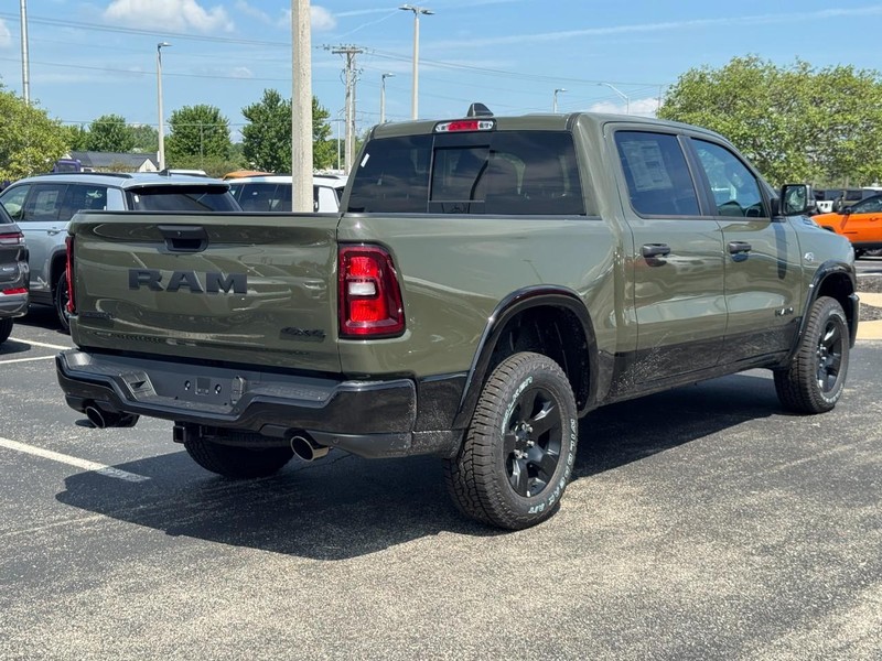 Ram 1500 Vehicle Full-screen Gallery Image 3