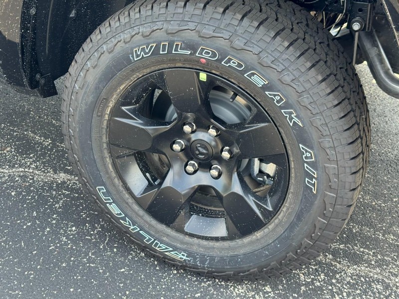 Ram 1500 Vehicle Full-screen Gallery Image 6